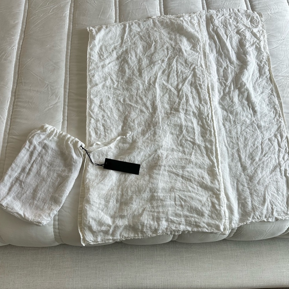 Jenni Kayne Home White Bedding Set